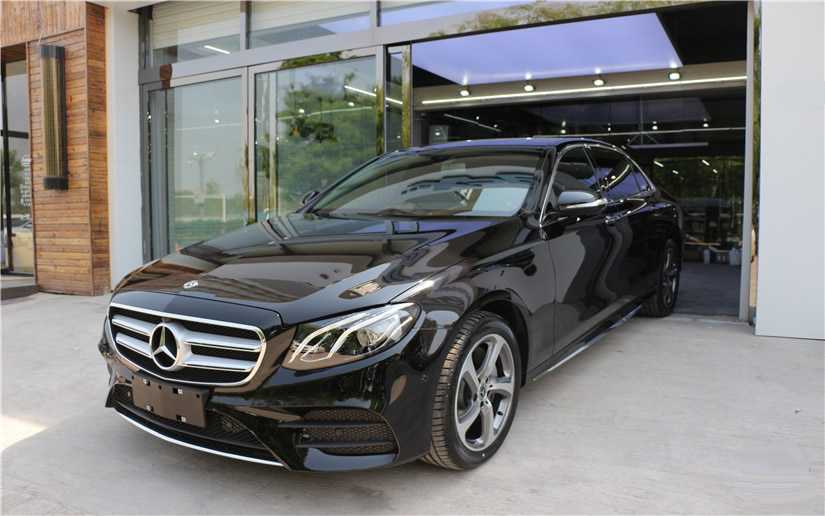 奔驰E300L施工